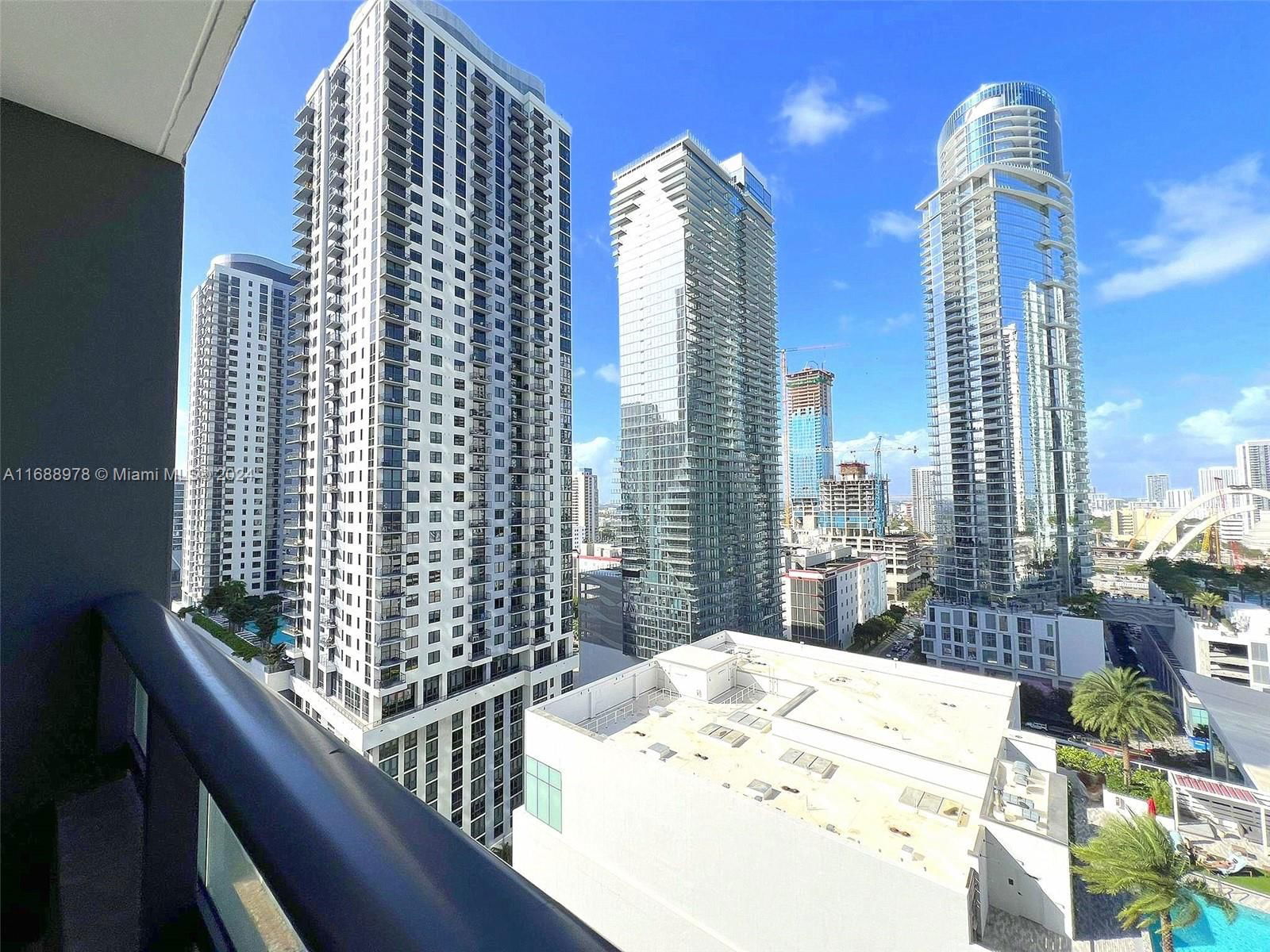 Real estate property located at 601 1 AVE #1602, Miami-Dade, NAIIVE/GALE RESIDENCES, Miami, FL