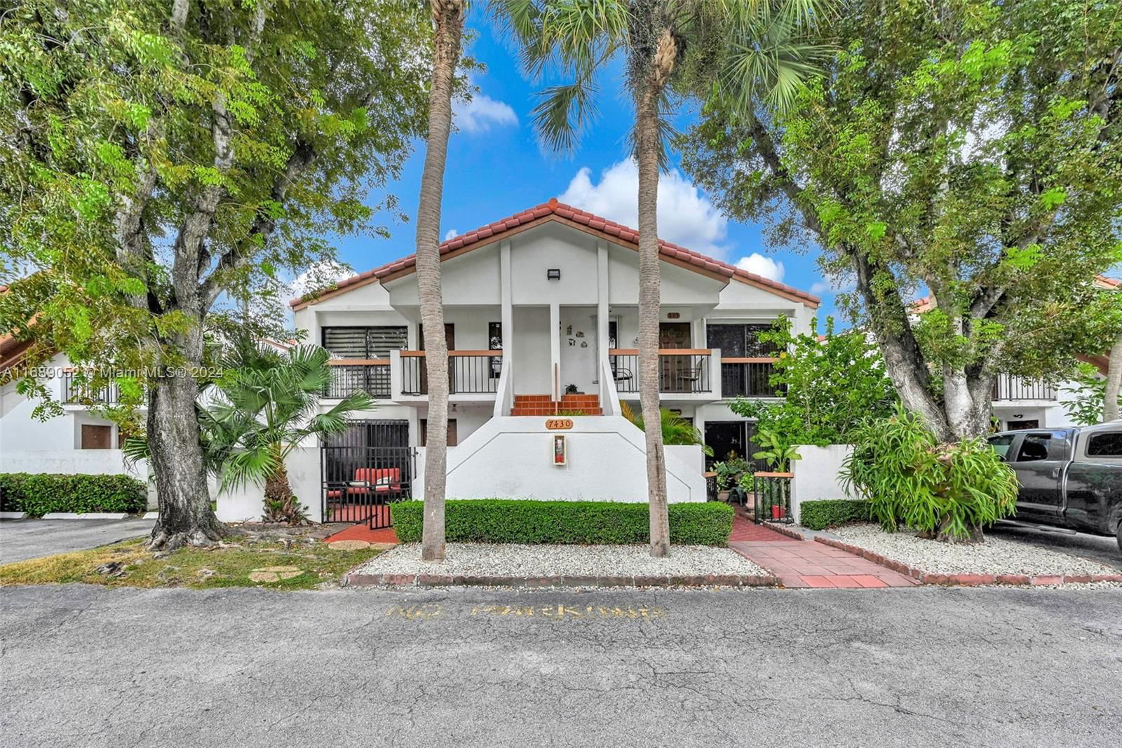 Real estate property located at 7430 153rd Pl #204-1, Miami-Dade, HIGHLANDS KENDALE, Miami, FL