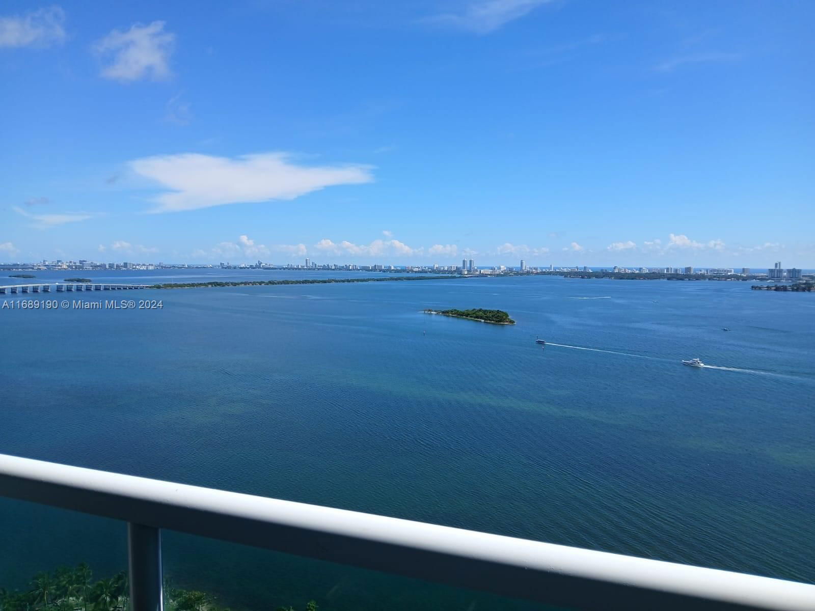 Real estate property located at 1800 Bayshore Dr #3207, Miami-Dade, 1800 CLUB CONDO, Miami, FL