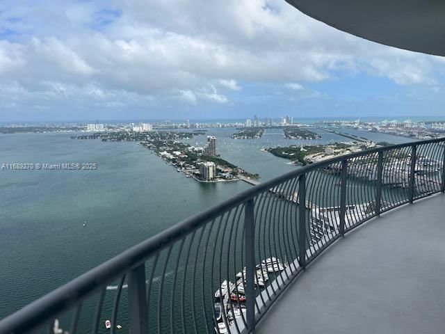 Real estate property located at 1750 Bayshore Dr #5501, Miami-dade, Opera Tower Condo, Miami, FL