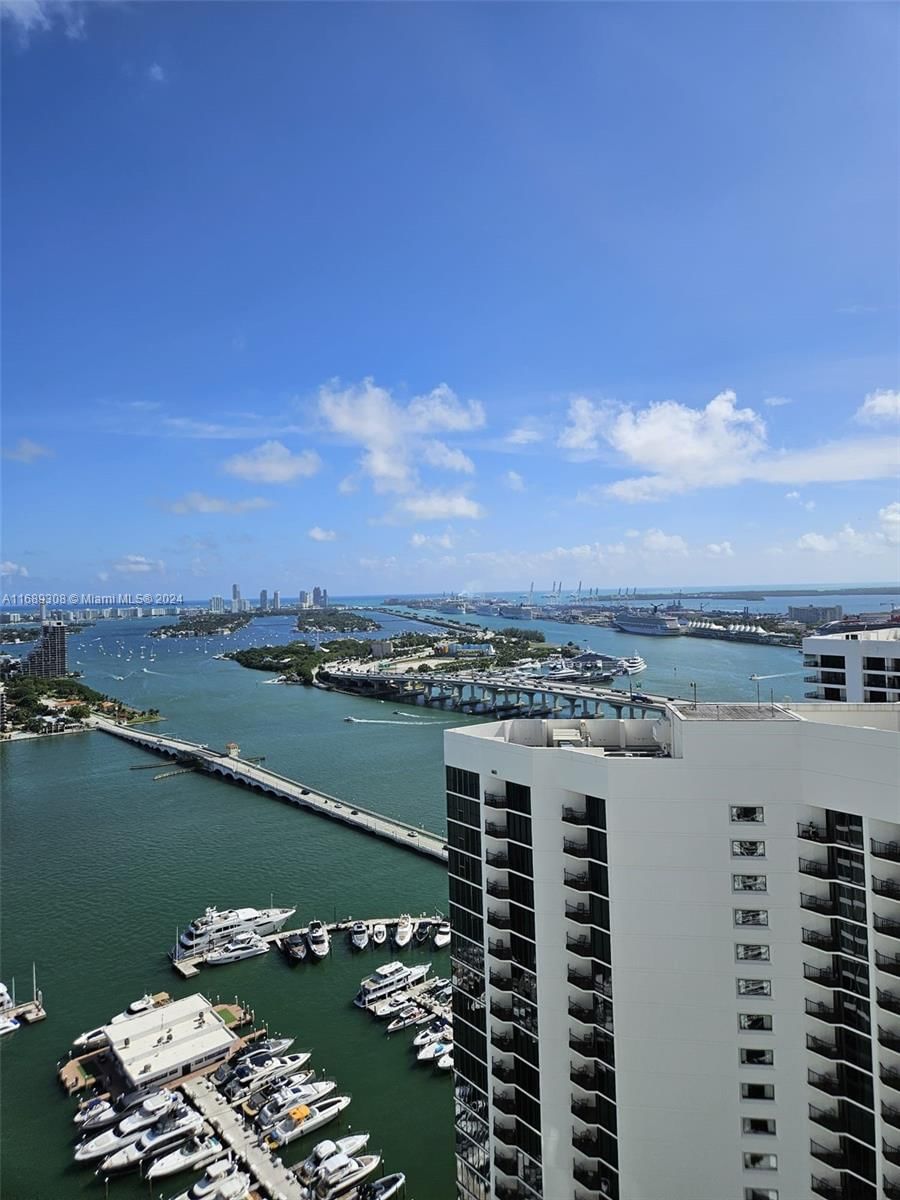 Real estate property located at 1717 Bayshore Dr B-4141, Miami-Dade, VENETIA CONDO, Miami, FL