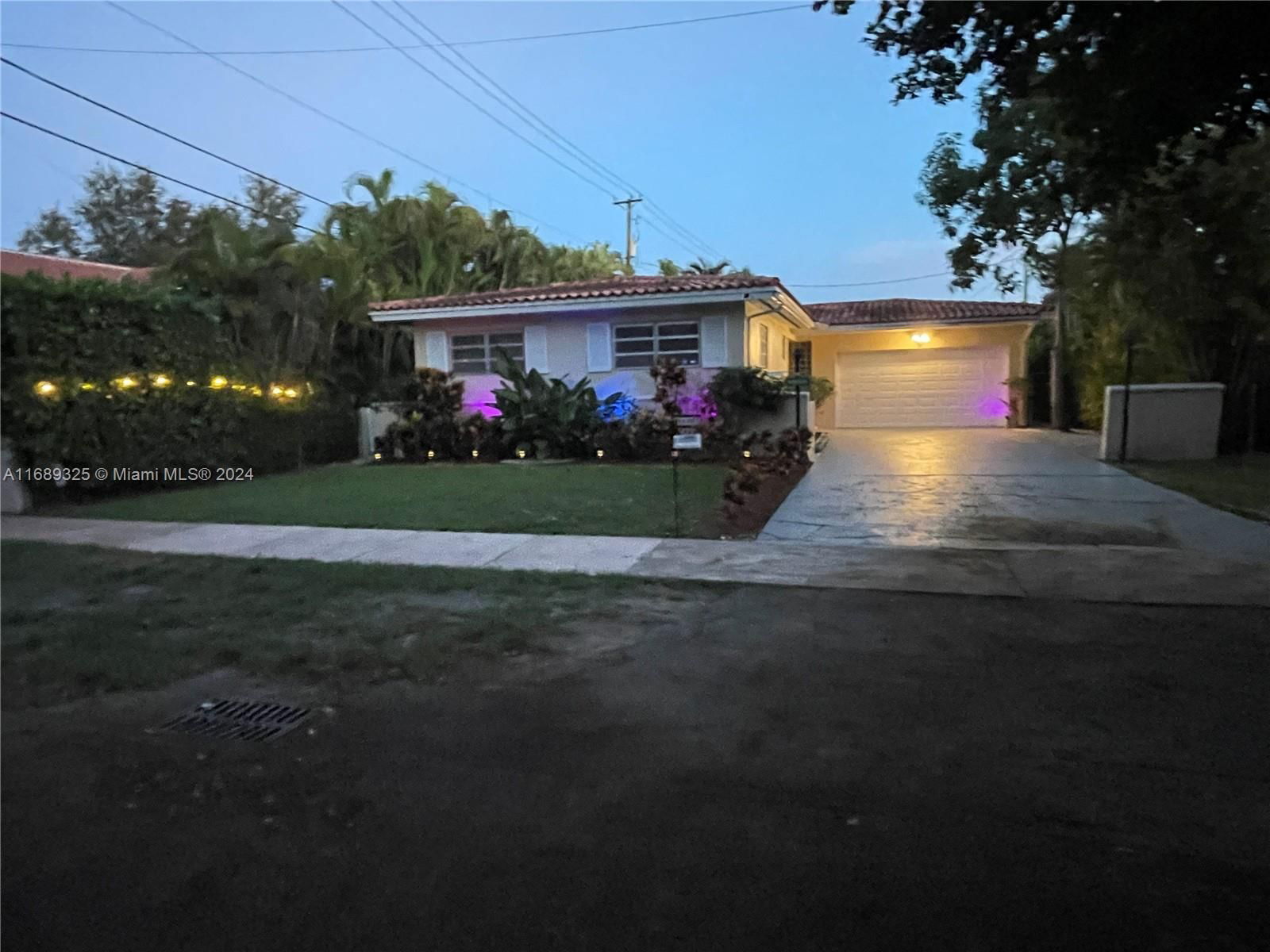 Real estate property located at 1556 San Benito Ave, Miami-Dade, CORAL GABLES GRANADA SEC, Coral Gables, FL