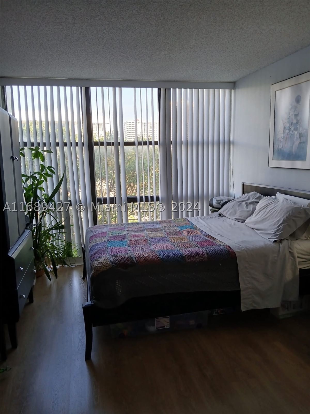 Real estate property located at 17021 Bay Rd #412-IV, Miami-dade, Plaza Of Americas Condo P, Sunny Isles Beach, FL