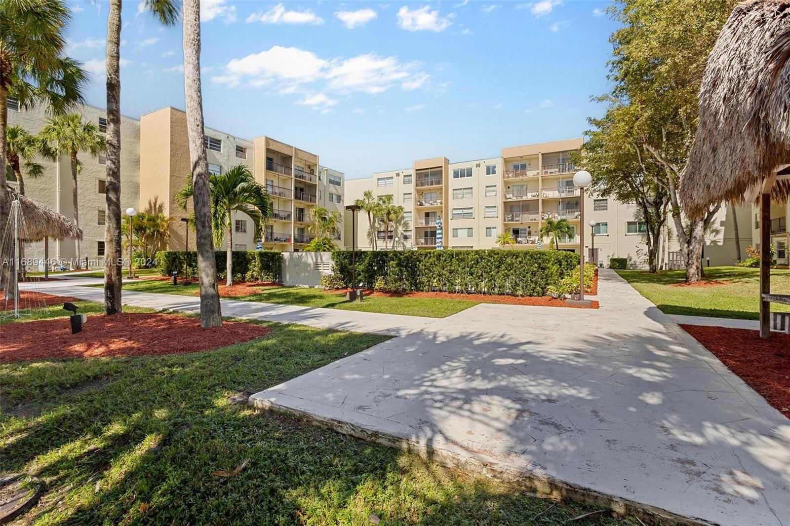 Real estate property located at 14250 62nd St #301, Miami-Dade, CYPRESS CLUB OF KENDALE C, Miami, FL