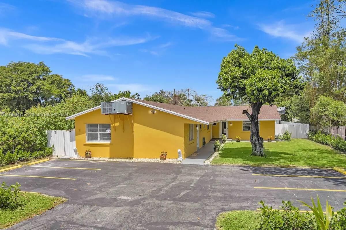 Real estate property located at 4091 51st St, Broward, BROWARD GARDENS, Dania Beach, FL