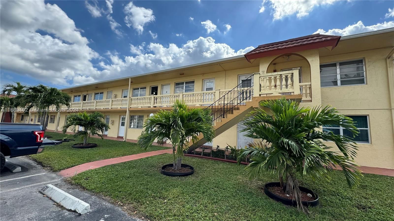 Real estate property located at 160 203rd Ter E31, Miami-Dade, RO-MONT SOUTH CONDO E, Miami Gardens, FL