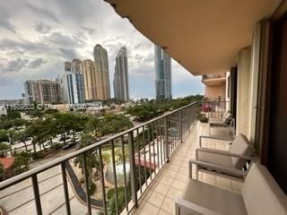 Real estate property located at 210 174th St #712, Miami-Dade, WINSTON TOWERS 600 CONDO, Sunny Isles Beach, FL