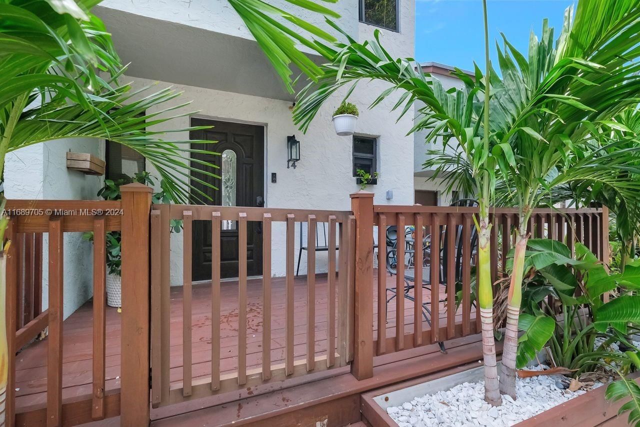 Real estate property located at 1901 S River Dr #14-B, Miami-Dade, RIVER CLUB TOWNHOUSE COND, Miami, FL