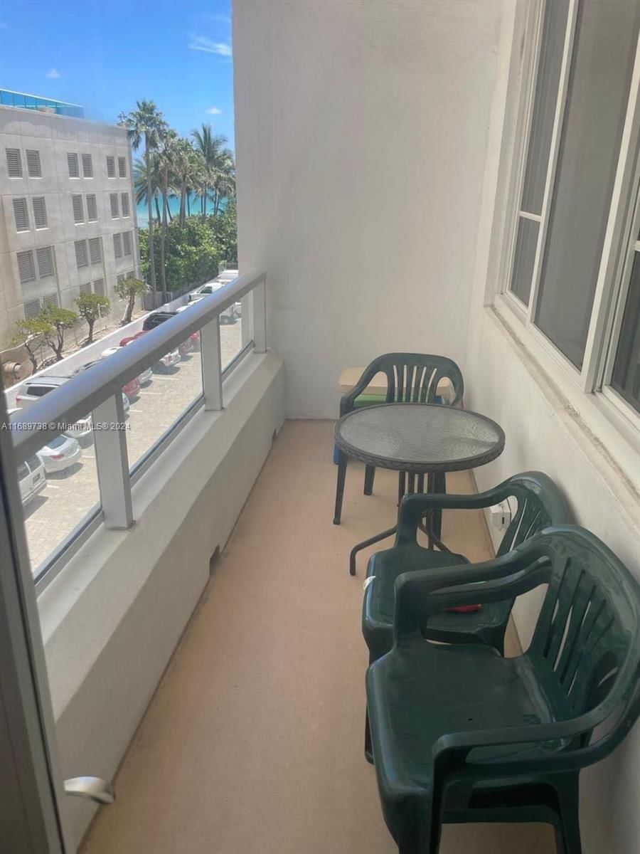 Real estate property located at 5005 Collins Ave #424, Miami-Dade, THE CARRIAGE CLUB NORTH C, Miami Beach, FL