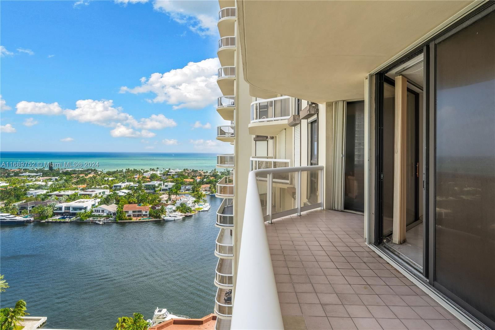 Real estate property located at 20191 Country Club Dr #2102, Miami-Dade, TERRACES NORTH TURNBERRY, Aventura, FL