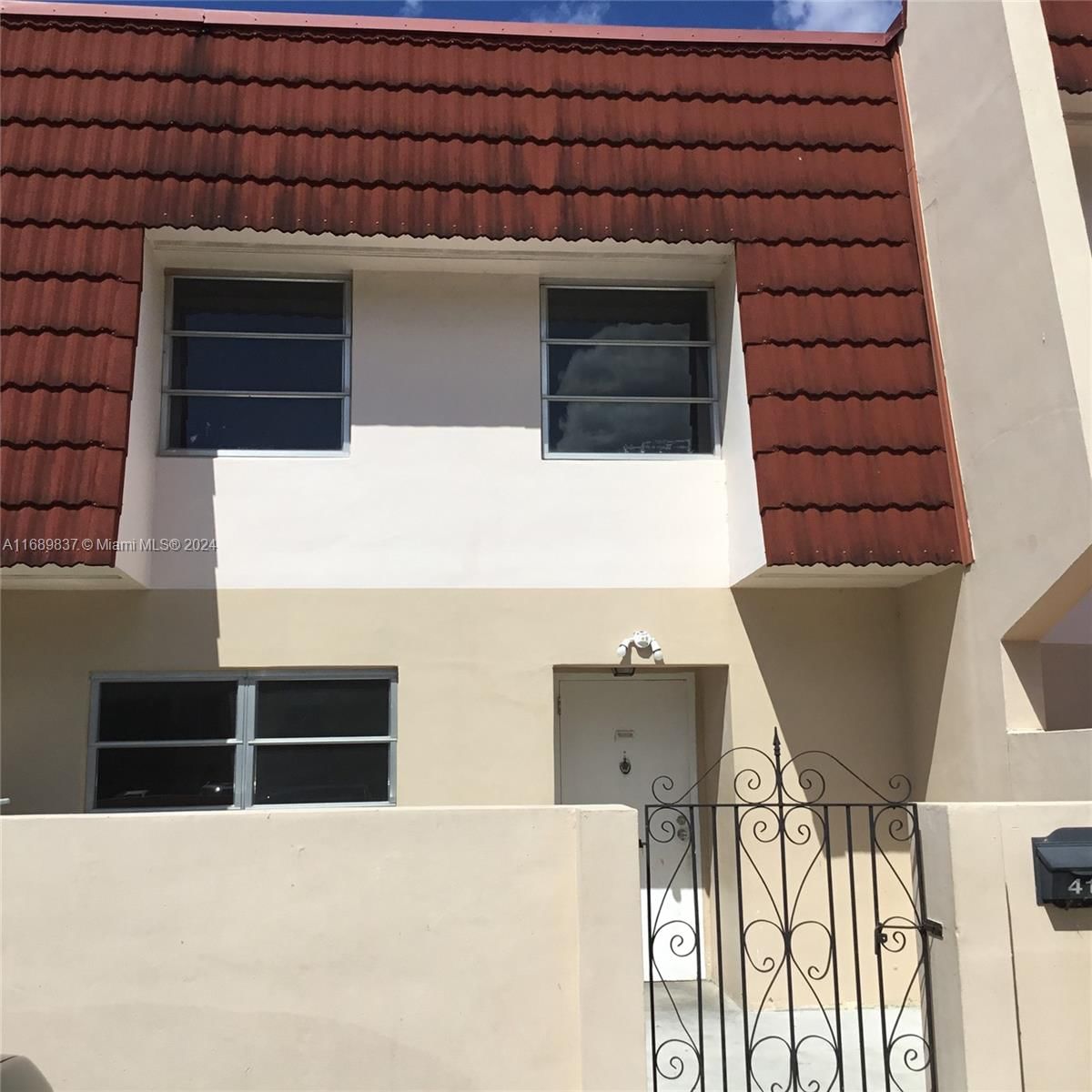 Real estate property located at 4136 Inverrary Dr #15C, Broward, MANORS TOWNHOUSE 14-15 CO, Lauderhill, FL