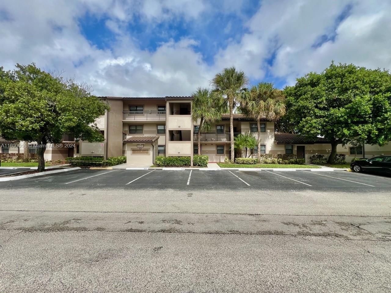 Real estate property located at 9955 Nob Hill Ct #9955, Broward, VILLAS DE VENEZIA CONDO, Sunrise, FL