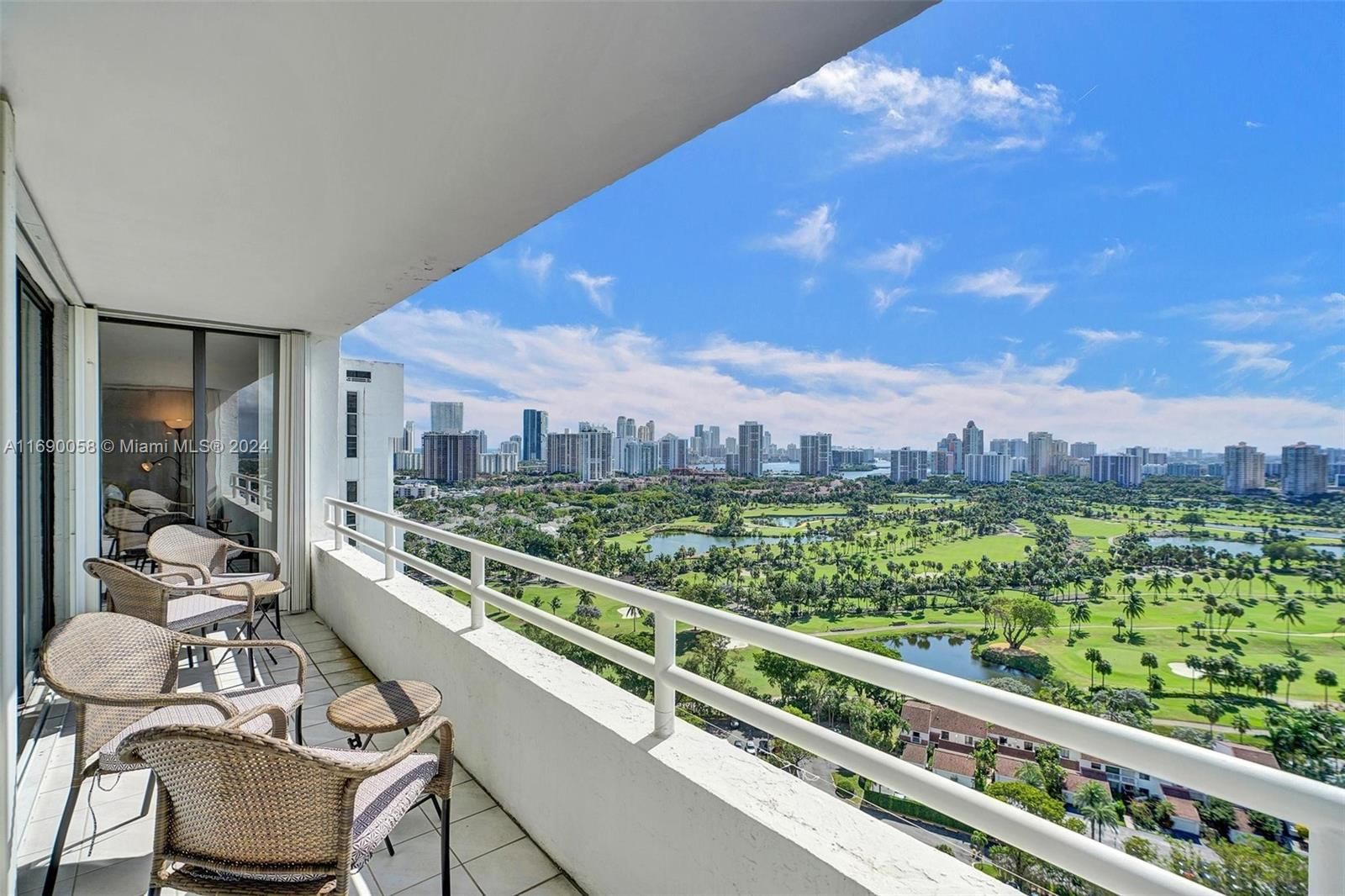 Real estate property located at 20225 34th Ct #2517, Miami-dade, Delvista Towers Condo, Aventura, FL