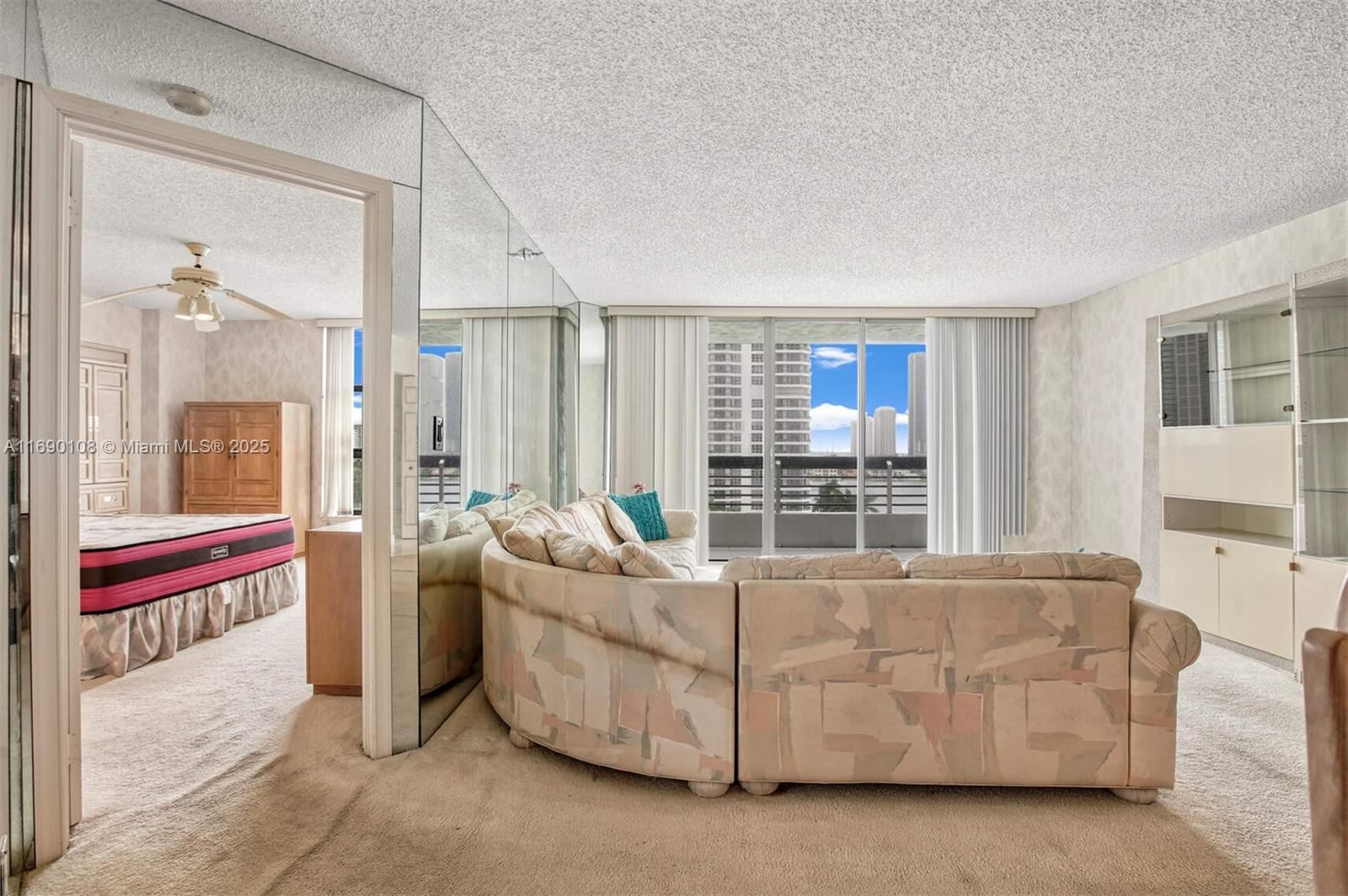 Real estate property located at 3530 Mystic Pointe Dr #914, Miami-dade, Mystic Pointe Tower 500 C, Aventura, FL