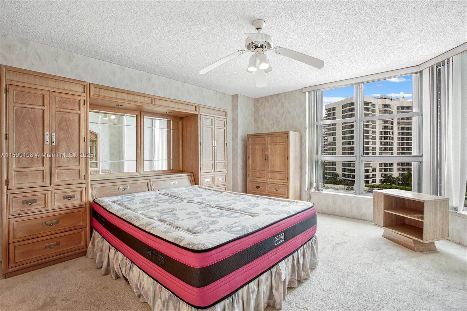 Real estate property located at 3530 Mystic Pointe Dr #914, Miami-dade, Mystic Pointe Tower 500 C, Aventura, FL