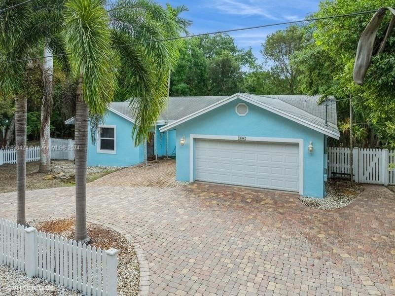 Real estate property located at 694 Dolphin Ave, Monroe, Anglers Park, Key Largo, FL