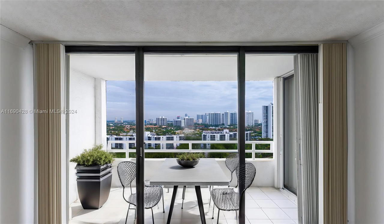 Real estate property located at 20225 34th Ct #1711, Miami-dade, Delvista Towers Condo, Aventura, FL
