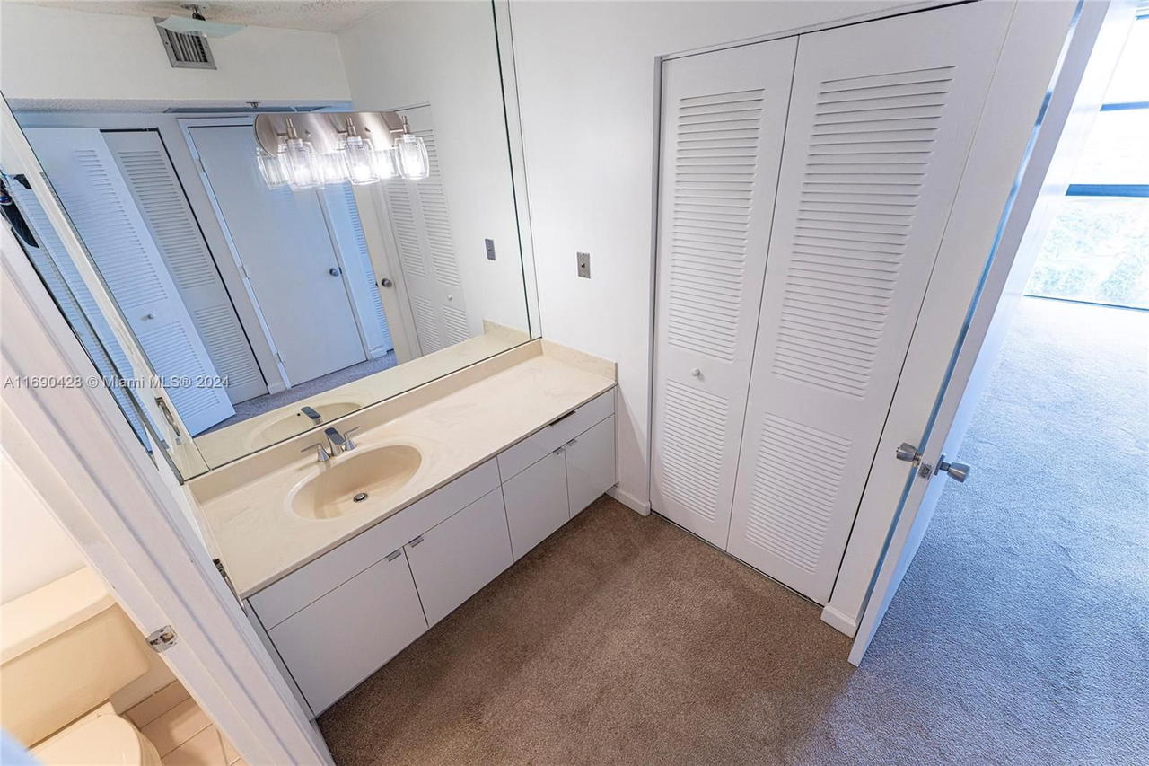 Real estate property located at 20225 34th Ct #1711, Miami-dade, Delvista Towers Condo, Aventura, FL