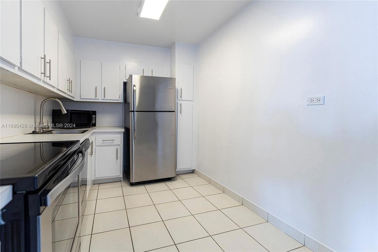 Real estate property located at 20225 34th Ct #1711, Miami-dade, Delvista Towers Condo, Aventura, FL