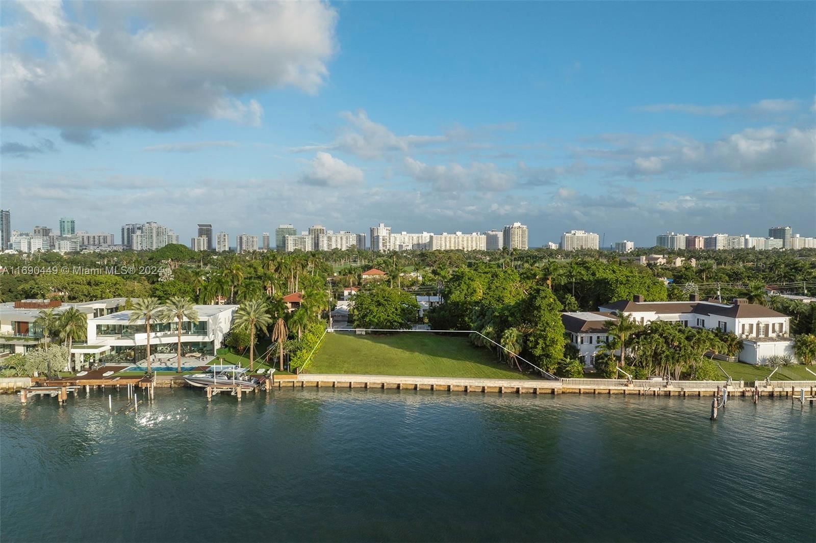 Real estate property located at 5840 Bay Rd, Miami-Dade, LA GORCE GOLF SUB, Miami Beach, FL