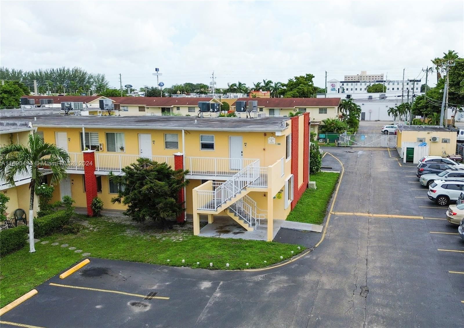 Real estate property located at 1255 49th Pl G201, Miami-Dade, COURTYARDS II CONDO, Hialeah, FL