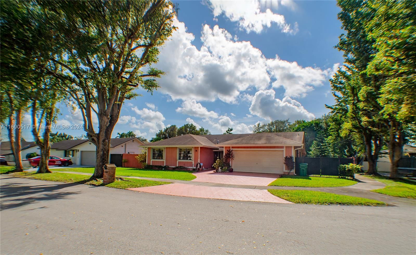 Real estate property located at 13490 99th TERRACE, Miami-Dade, CALUSA CLUB ESTATES 3RD A, Miami, FL