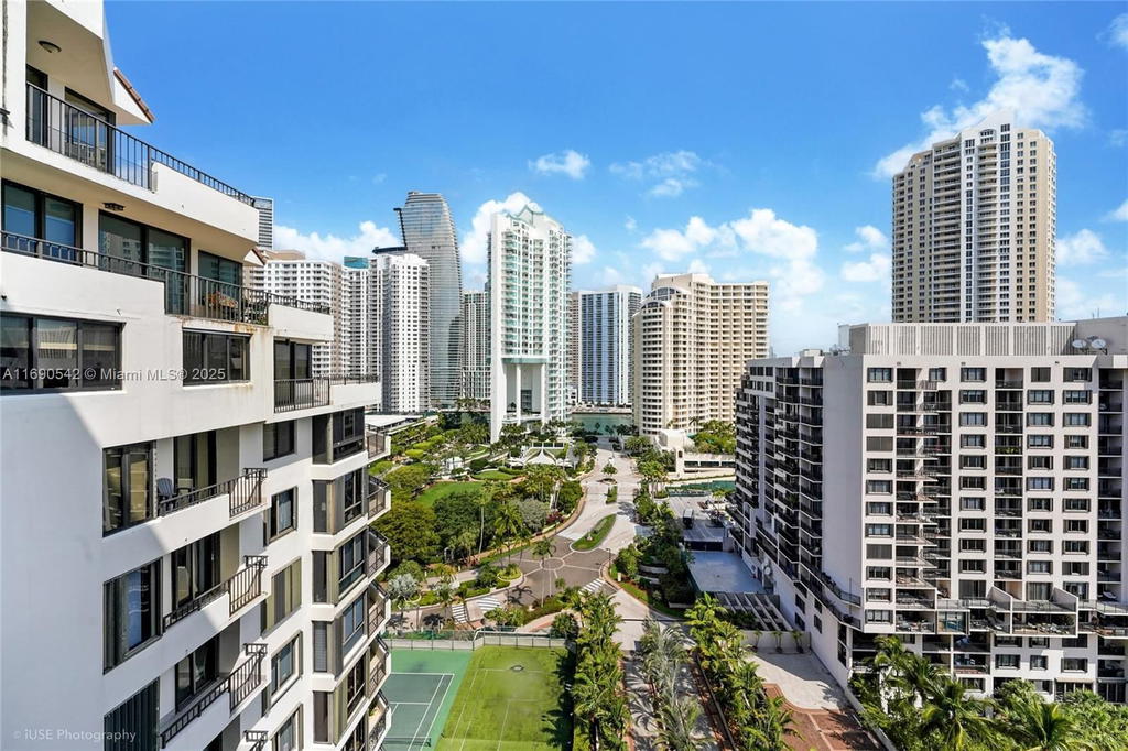 Real estate property located at 520 Brickell Key Dr A1812, Miami-dade, Brickell Key One Condo, Miami, FL
