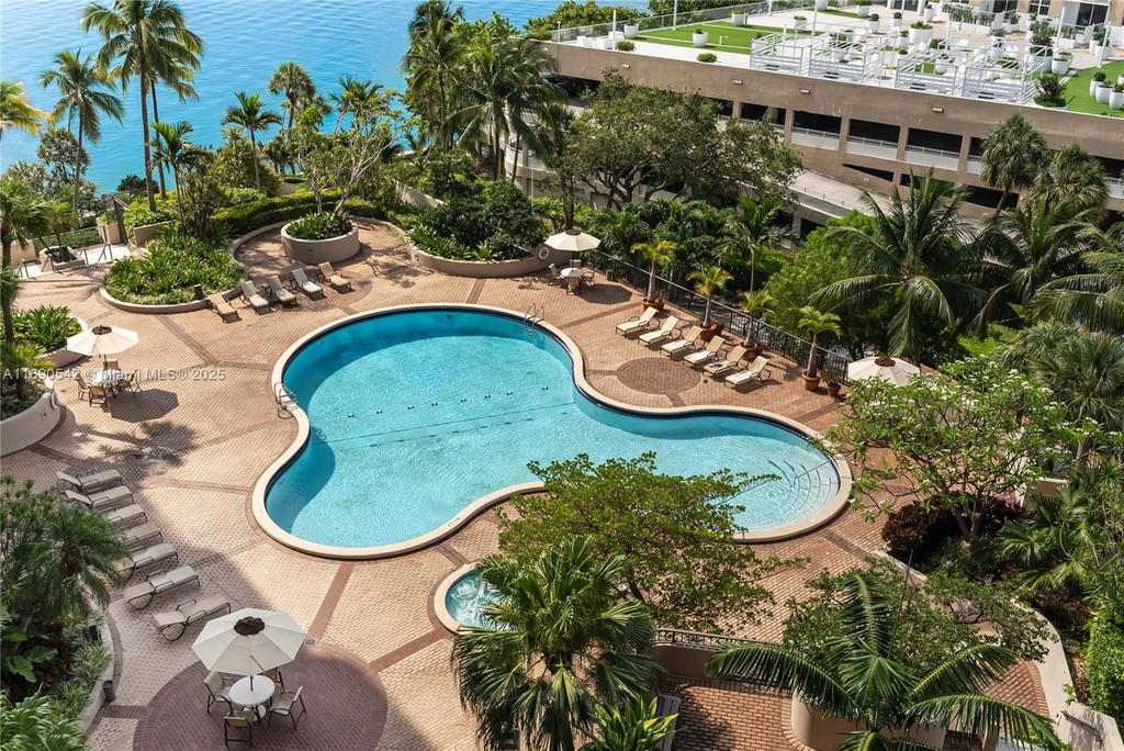 Real estate property located at 520 Brickell Key Dr A1812, Miami-dade, Brickell Key One Condo, Miami, FL