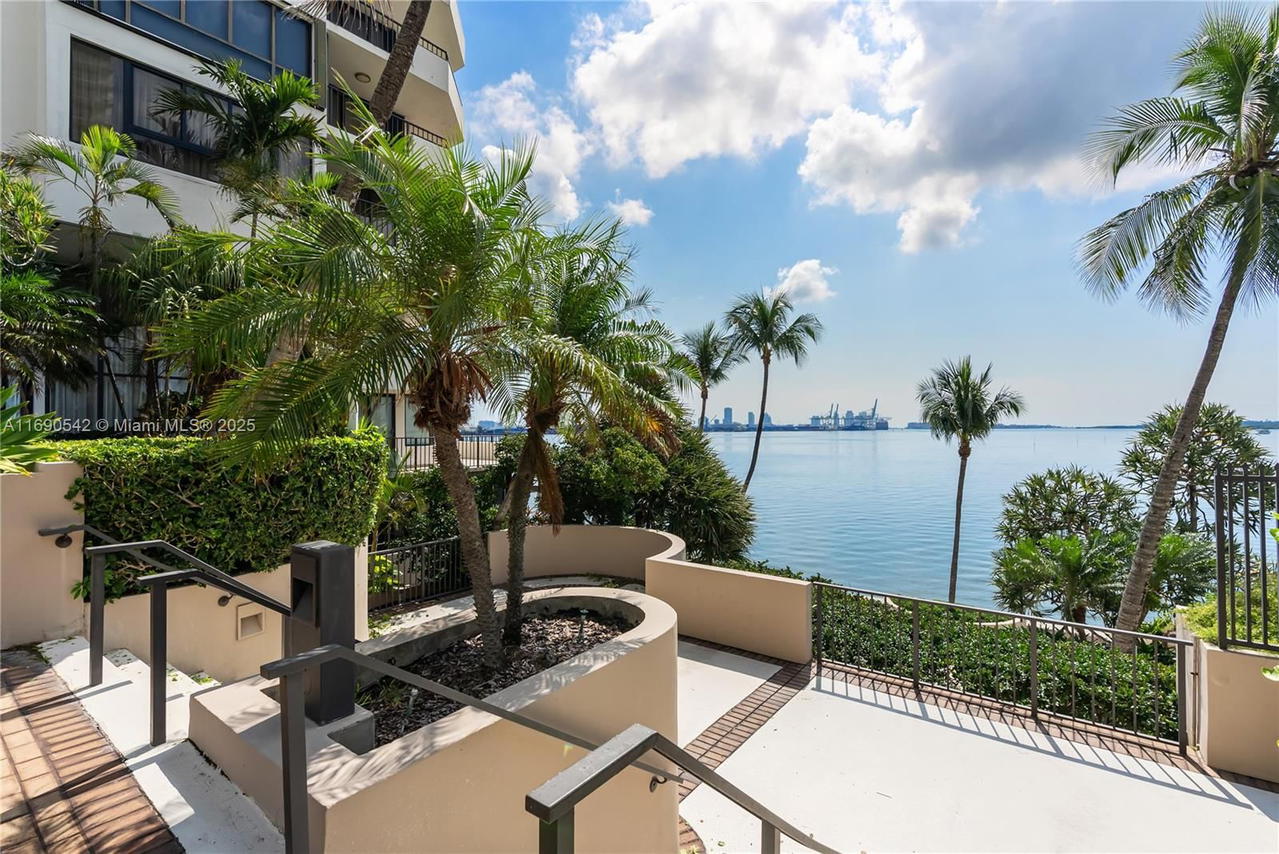 Real estate property located at 520 Brickell Key Dr A1812, Miami-dade, Brickell Key One Condo, Miami, FL