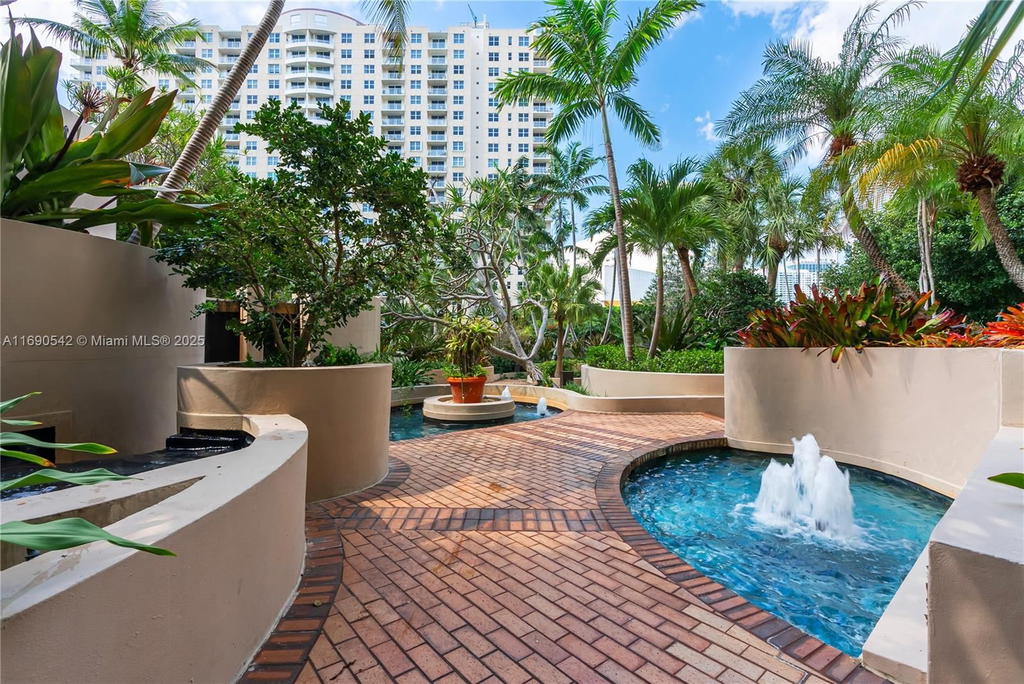Real estate property located at 520 Brickell Key Dr A1812, Miami-dade, Brickell Key One Condo, Miami, FL