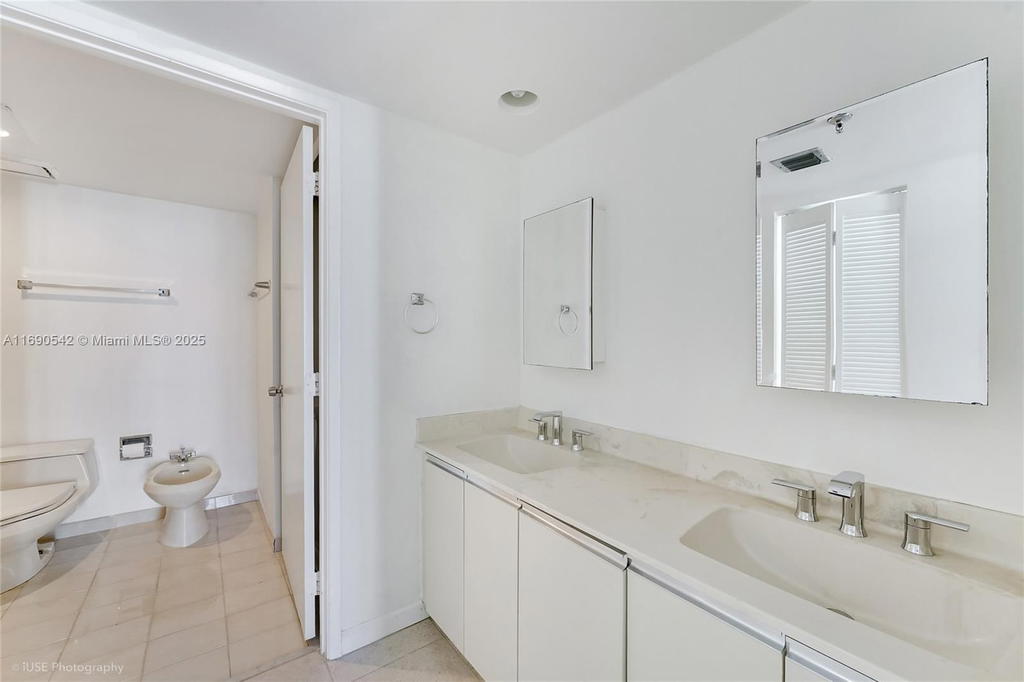 Real estate property located at 520 Brickell Key Dr A1812, Miami-dade, Brickell Key One Condo, Miami, FL
