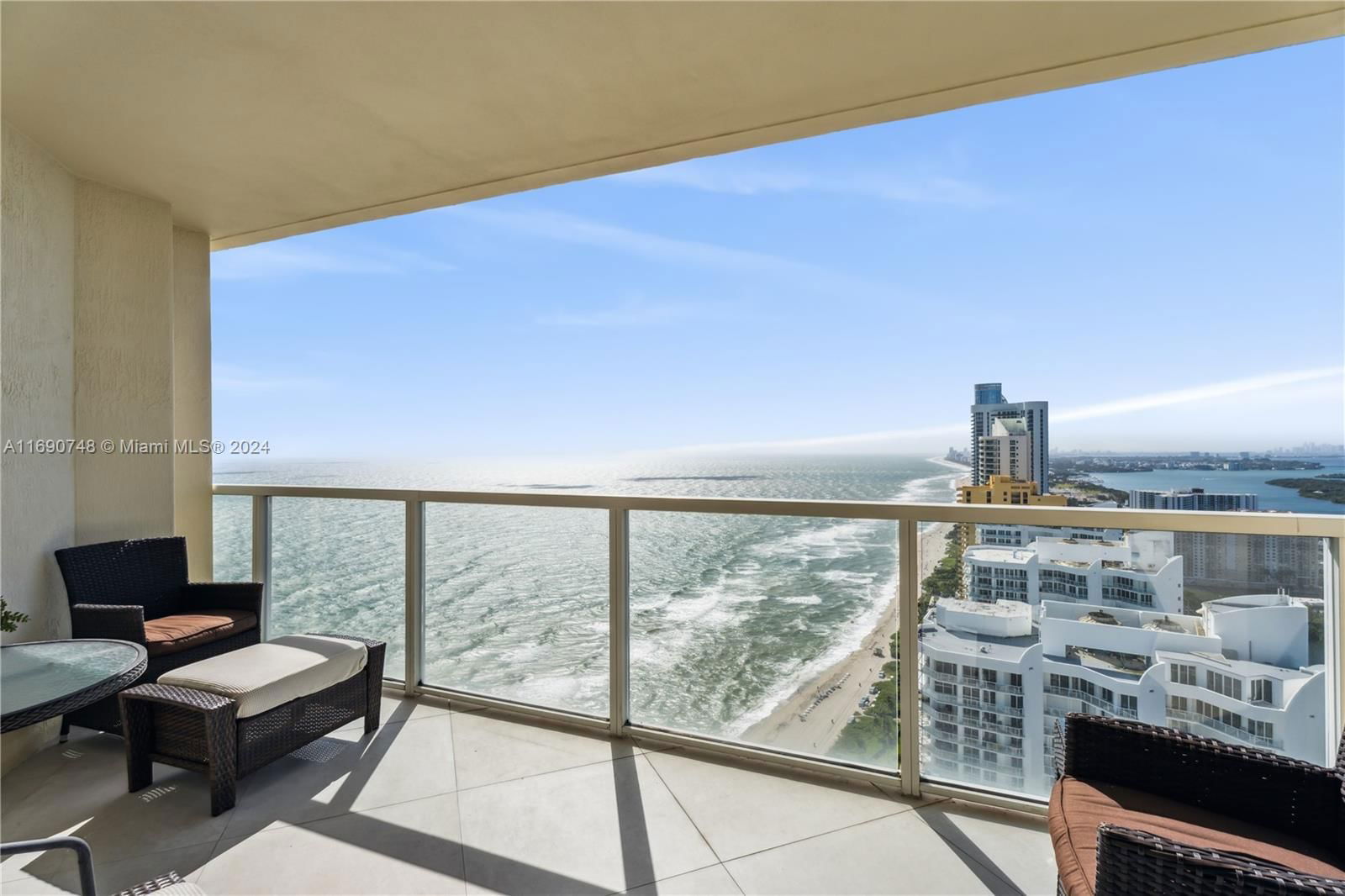 Real estate property located at 16699 Collins Ave #4110, Miami-Dade, LA PERLA CONDO, Sunny Isles Beach, FL