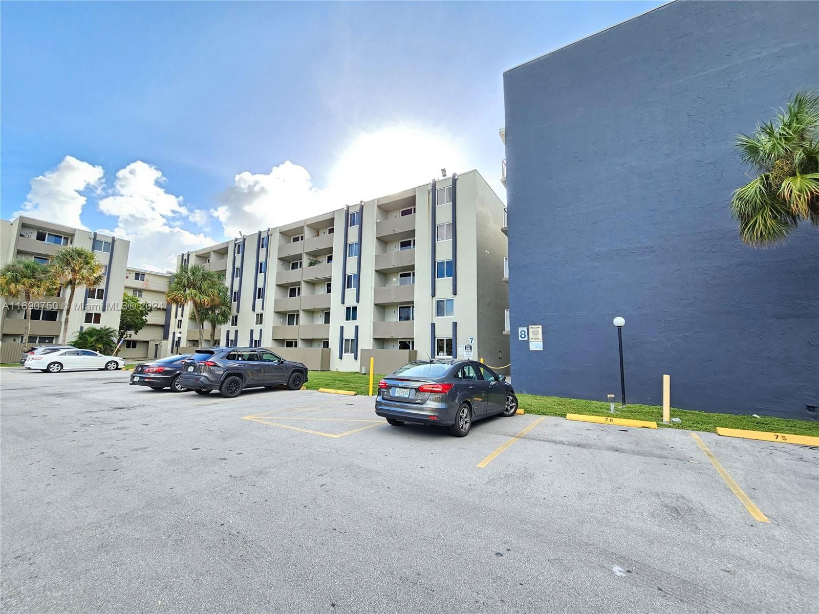 Real estate property located at 10090 80th Ct #1517, Miami-Dade, SAMARI LAKE EAST CONDO, Hialeah Gardens, FL