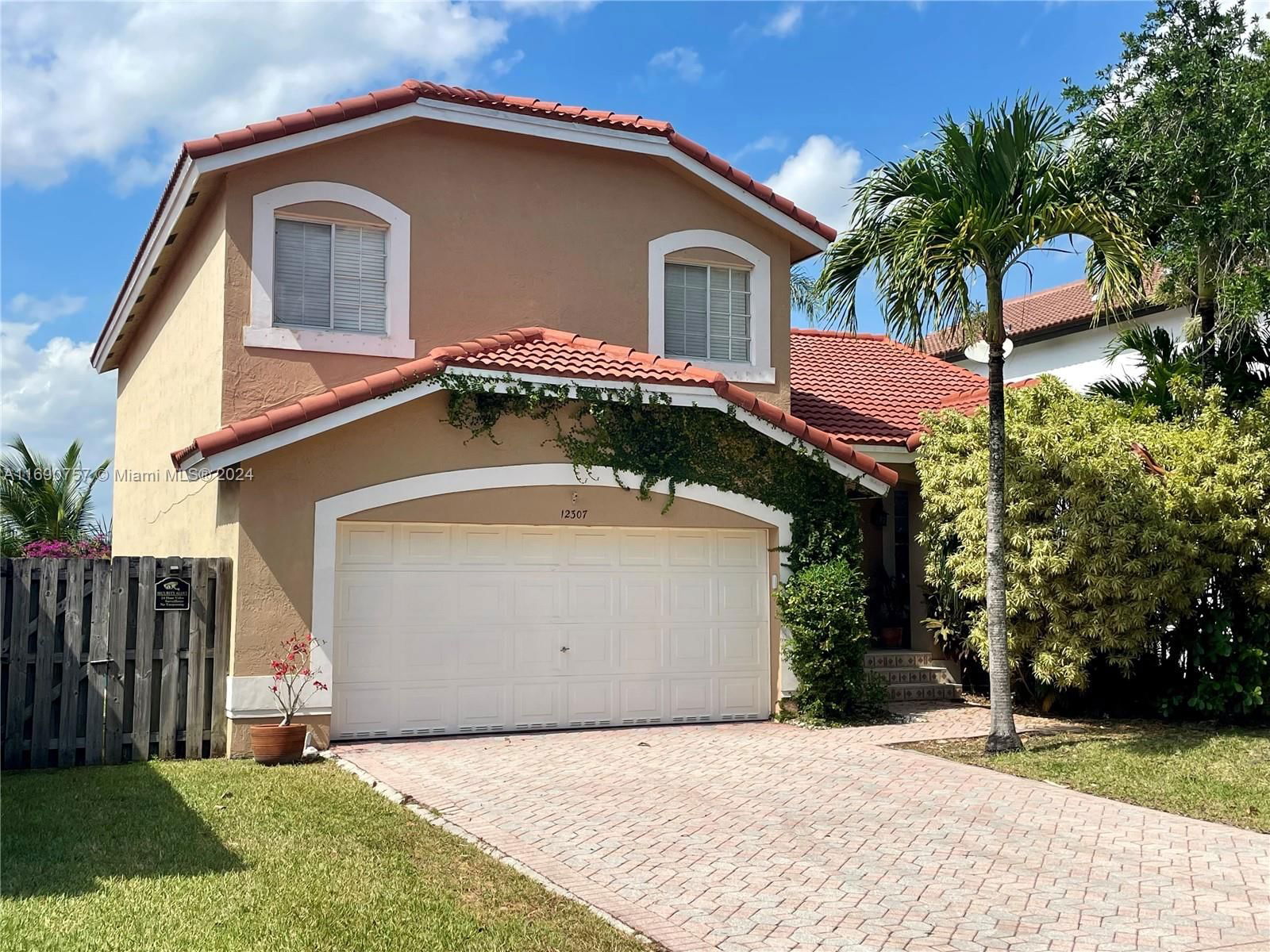 Real estate property located at 12307 143rd Ln, Miami-Dade, FOUR LAKES SEC 1, Miami, FL