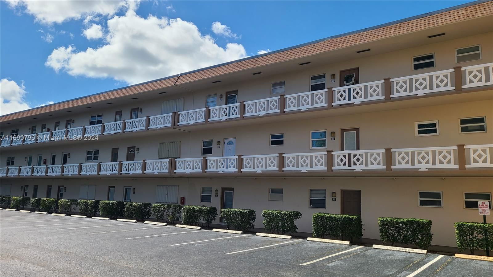 Real estate property located at 3405 48th Ave #610, Broward, JONQUIL GARDENS CONDO, Lauderdale Lakes, FL