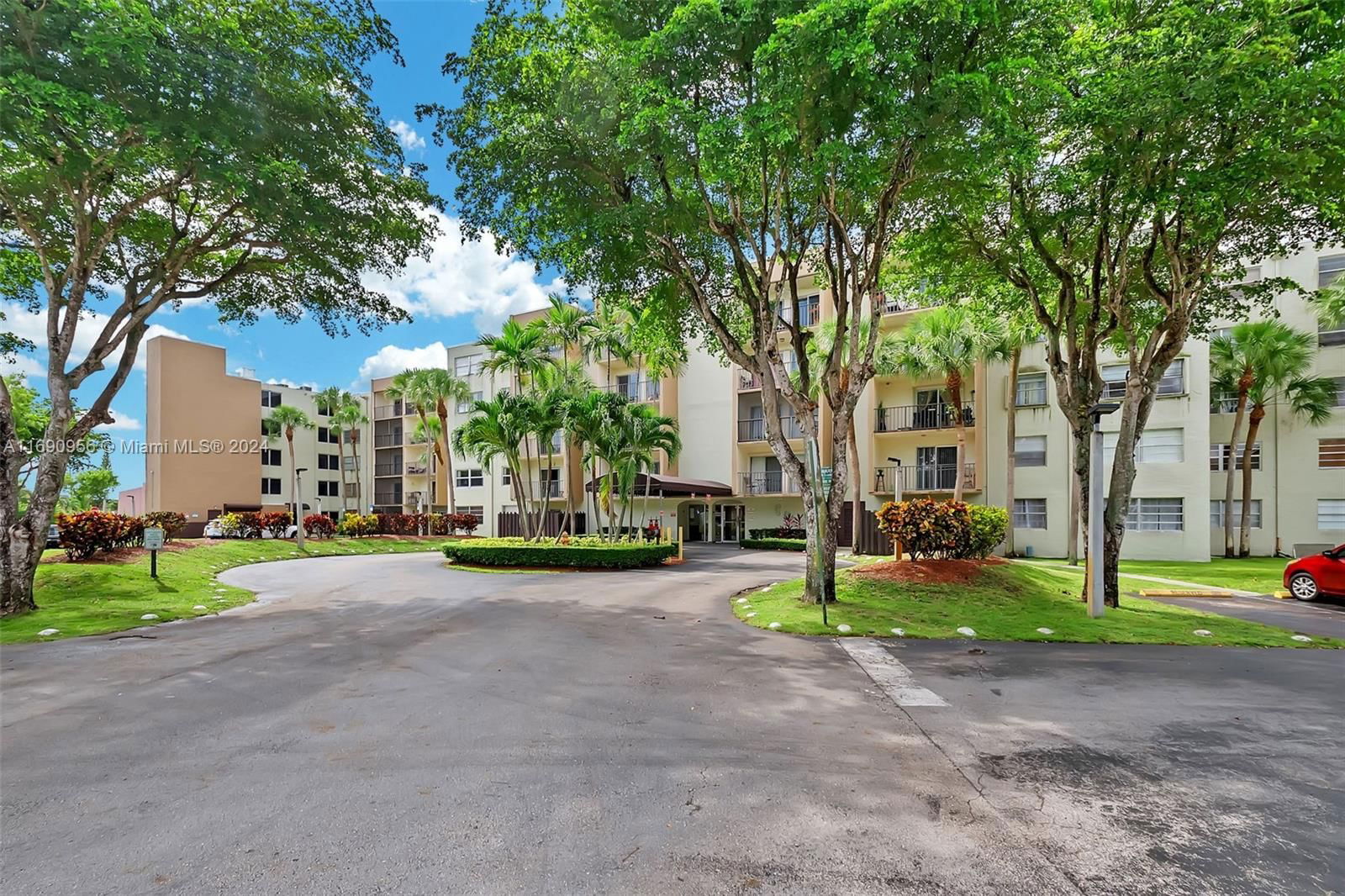 Real estate property located at 14250 62nd St #317, Miami-Dade, CYPRESS CLUB OF KENDALE C, Miami, FL