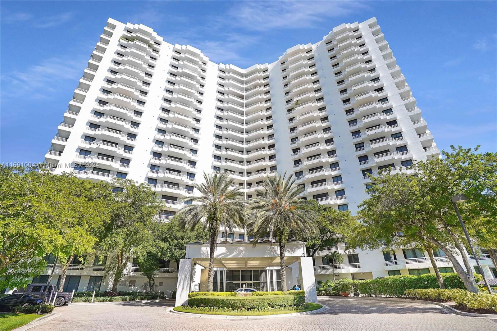 Real estate property located at 3300 191st St #807, Miami-Dade, PARC CENTRAL AVENTURA SOU, Aventura, FL