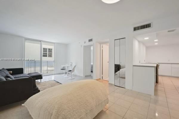 Real estate property located at 6969 Collins Ave #305, Miami-Dade, PORT ROYALE CONDO, Miami Beach, FL