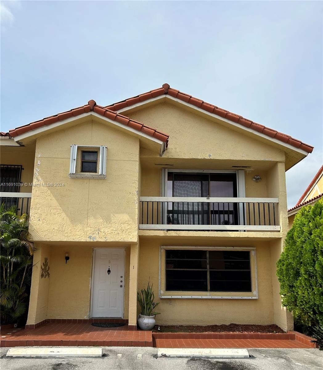 Real estate property located at 530 109th Ave, Miami-Dade, PATIO GRANDE II-B TOWNHOM, Miami, FL