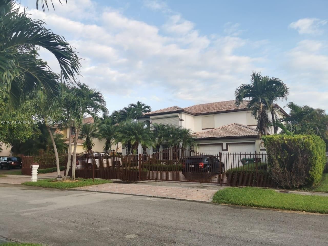 Real estate property located at 15555 114th St, Miami-Dade, HAMMOCKS SHORES 2ND ADDN, Miami, FL