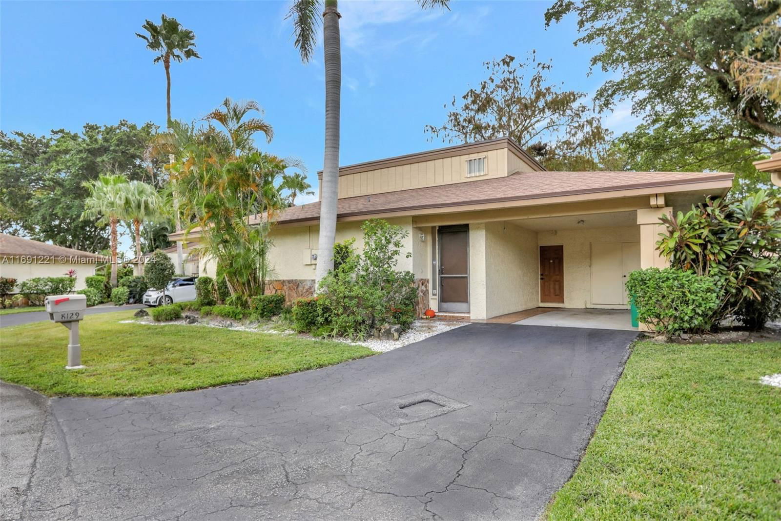 Real estate property located at 8129 Princess Palm Cir #24, Broward, VILLAS AT WOODMONT TR 73, Tamarac, FL