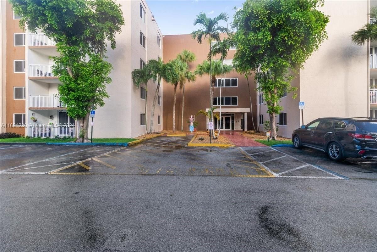 Real estate property located at 6940 Miami Gardens Dr #1-519, Miami-Dade, CORAL GATE EAST CONDO, Hialeah, FL