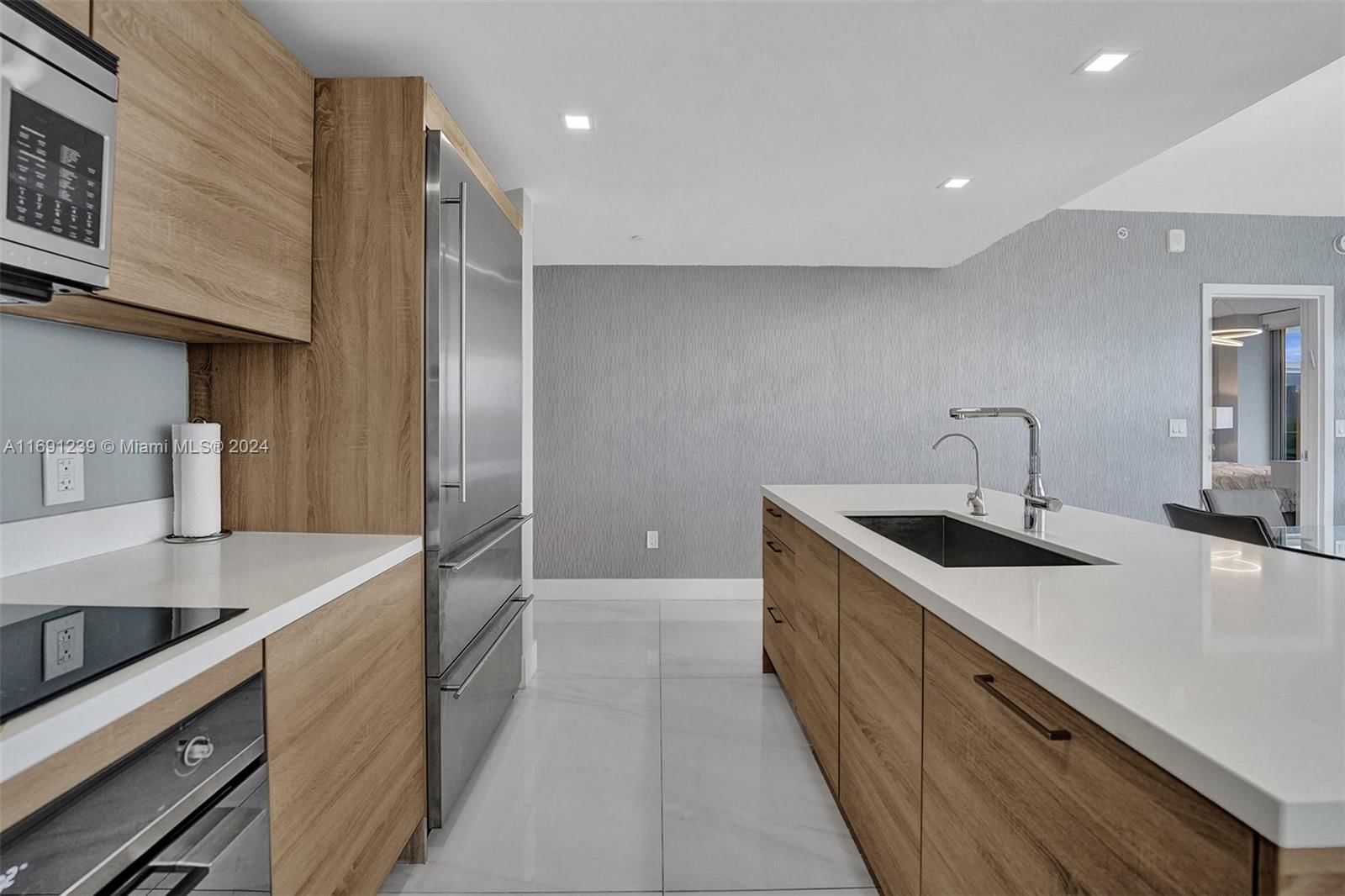 Real estate property located at 16385 Biscayne Blvd #307 +2parking, Miami-dade, The Harbour North Condo, North Miami Beach, FL