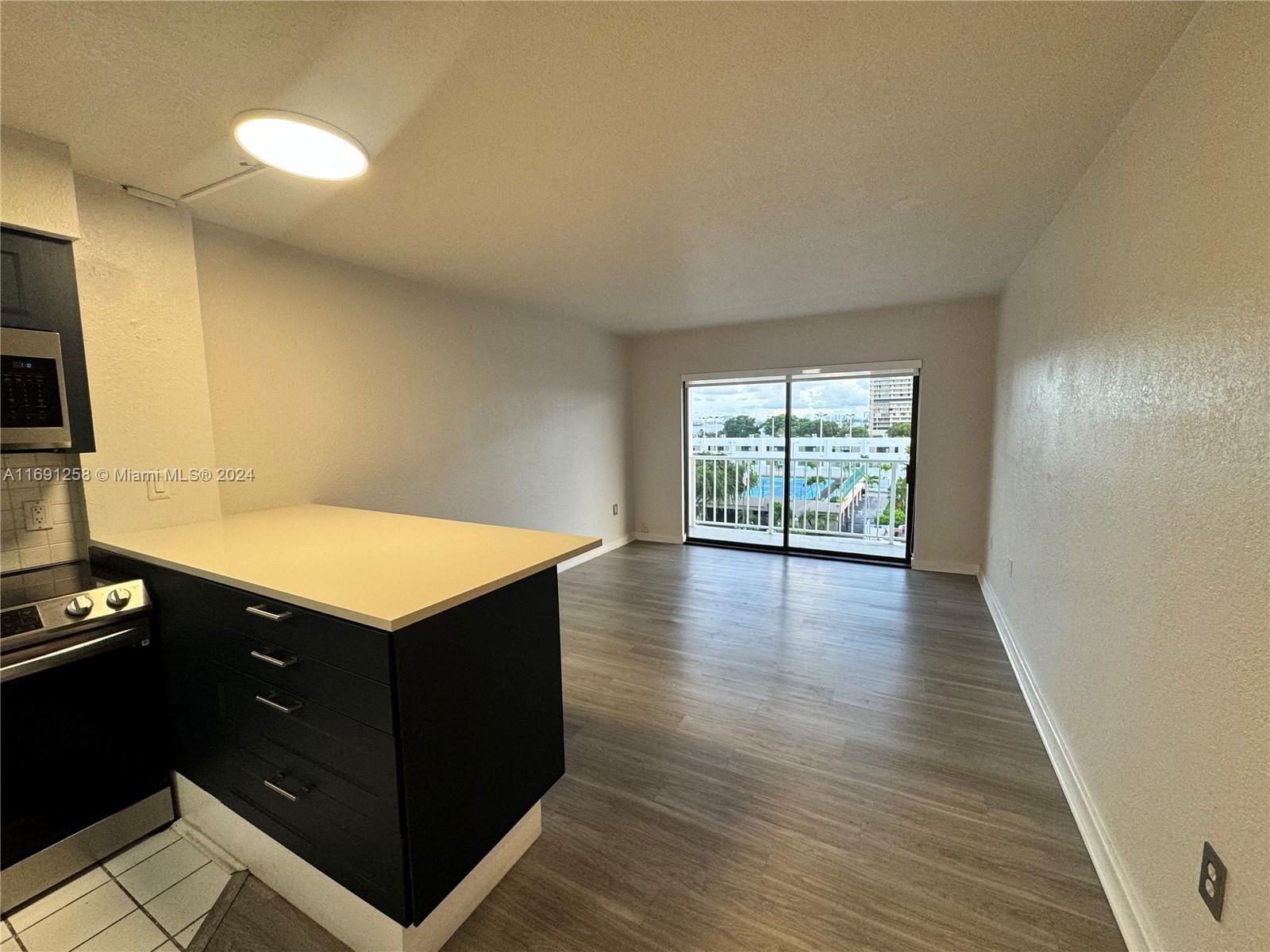 Real estate property located at 1650 115th St #609, Miami-Dade, CRICKET CLUBHOUSE CONDO, Miami, FL