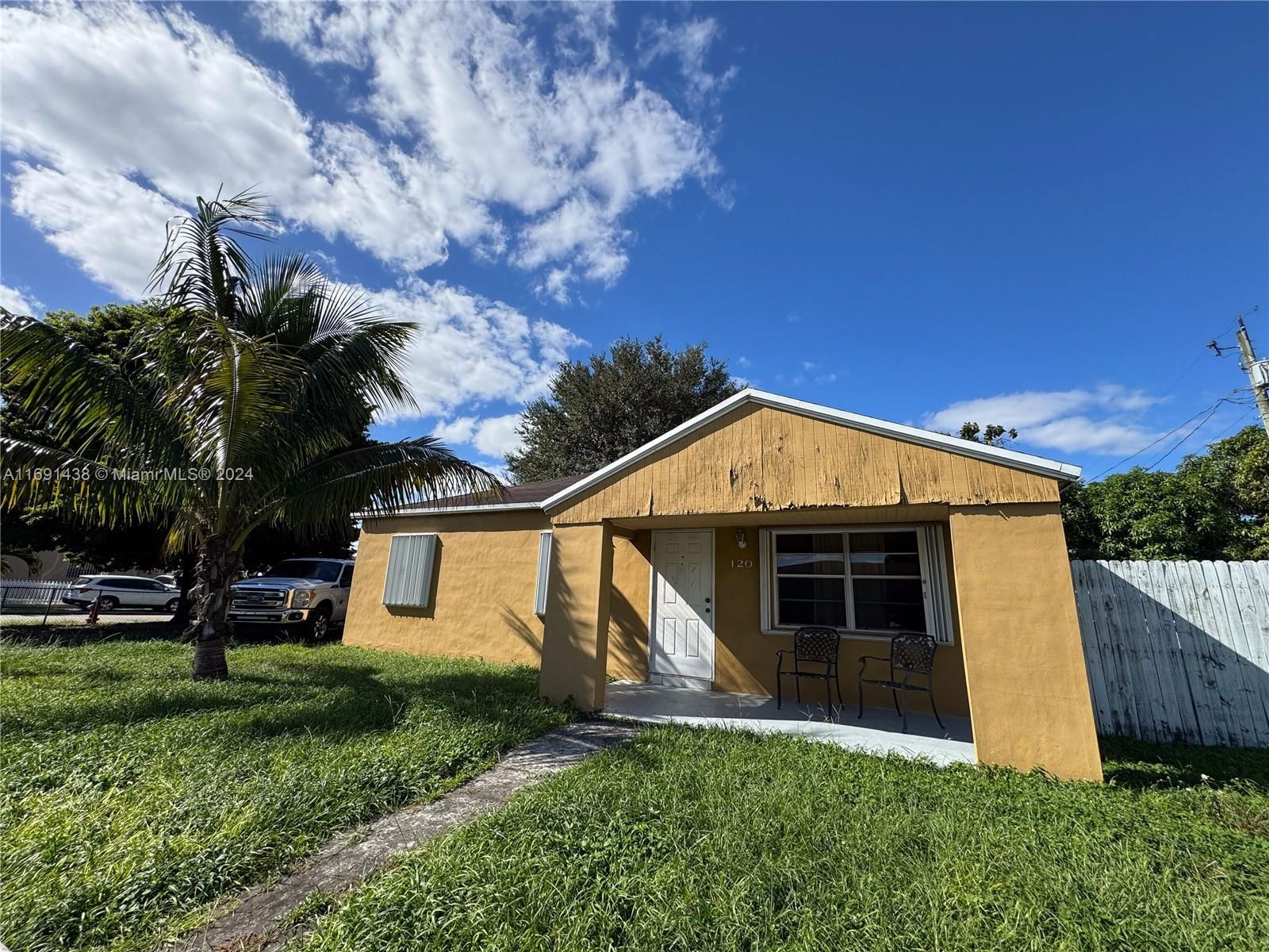 Real estate property located at 120 7th Ave, Miami-Dade, ESSEX VILLAGE 4TH ADDN, Hialeah, FL