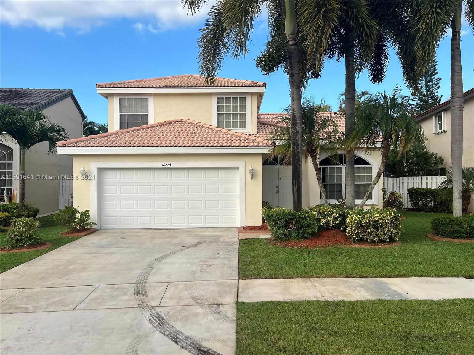 Real estate property located at 18225 4th Ct, Broward, SILVER LAKES AT PEMBROKE, Pembroke Pines, FL