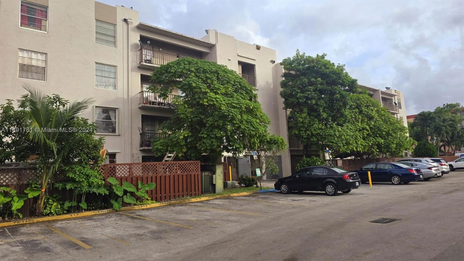 Real estate property located at 5665 20th Ave #408, Miami-Dade, WESTLAND GARDENS CONDO, Hialeah, FL