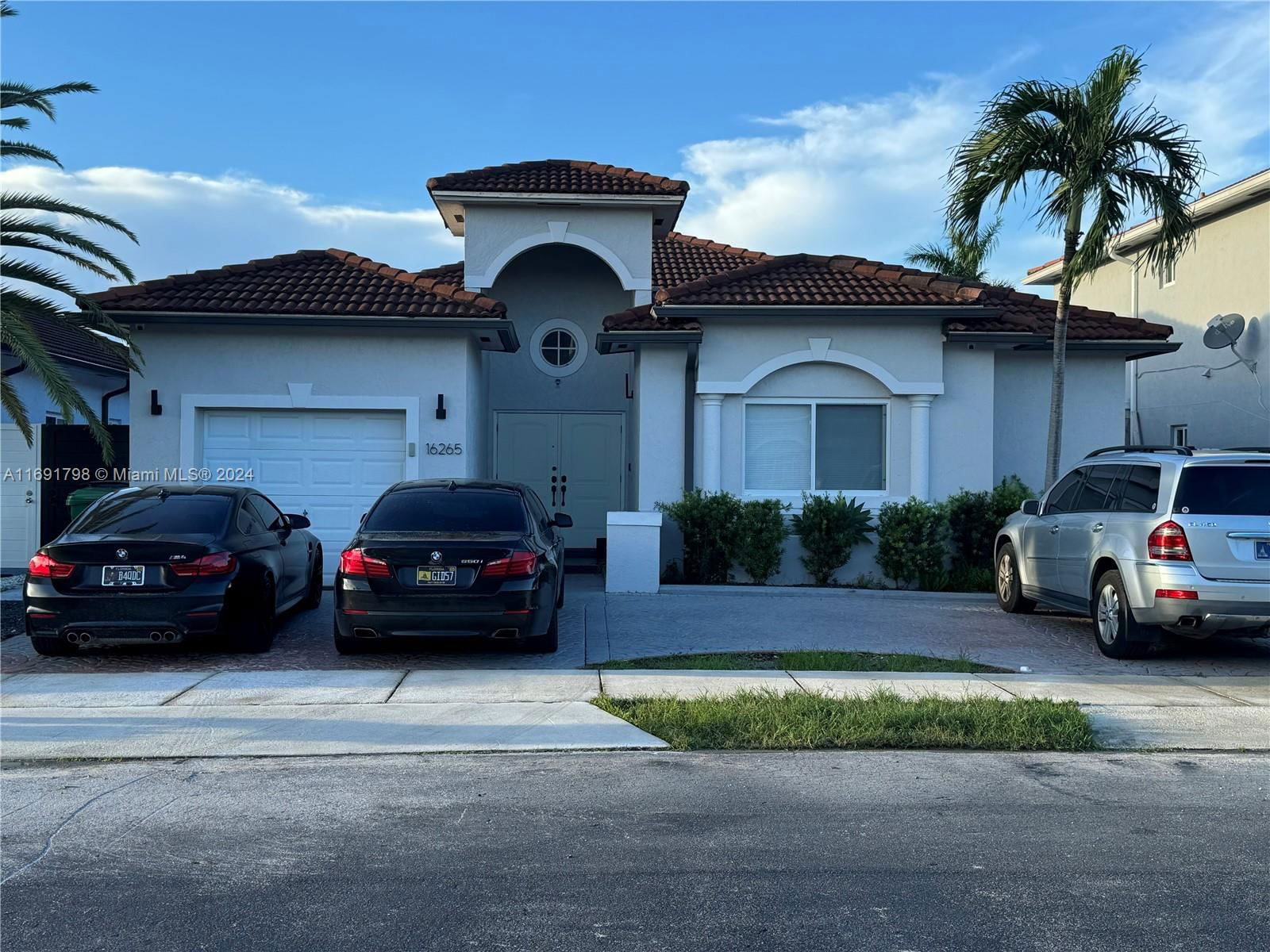 Real estate property located at 16265 54th Ter, Miami-Dade, PELICANS POINT A T MILLER, Miami, FL