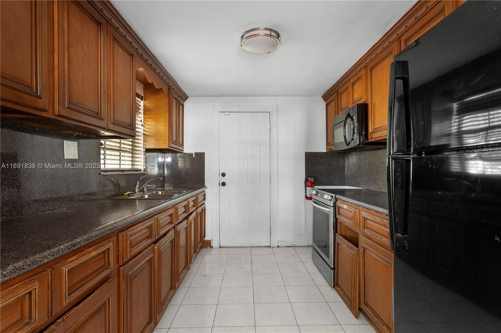 Real estate property located at 800 129th St, Miami-dade, Elbaroda Grove, North Miami, FL