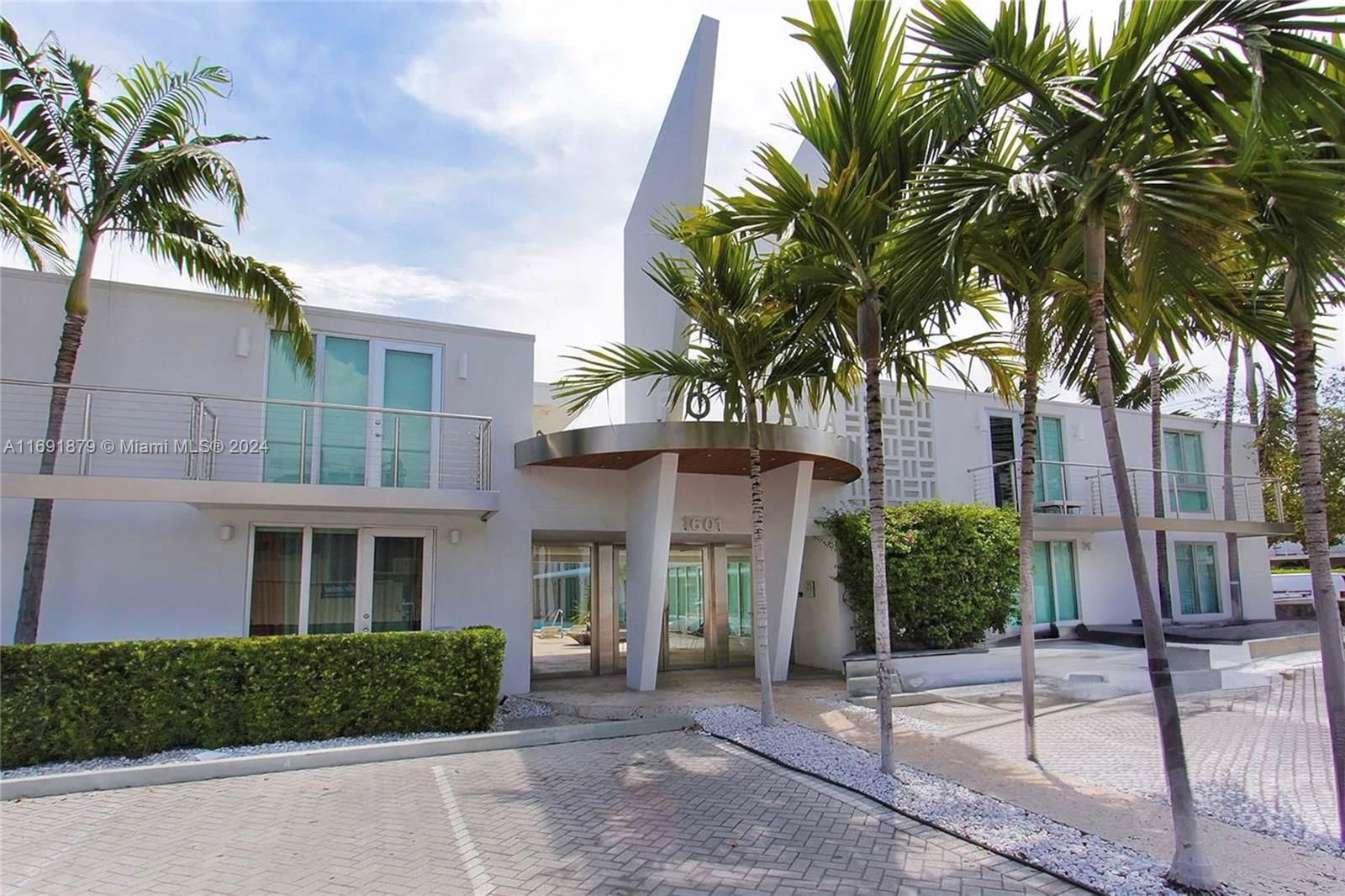 Real estate property located at 1601 West Ave #105, Miami-Dade, FONTANA CONDO, Miami Beach, FL